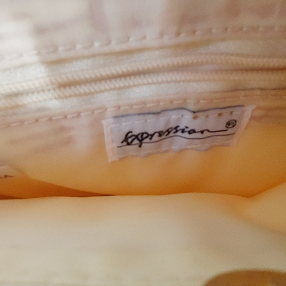 NWOT Cutest clutch ever - Picture 3 of 7